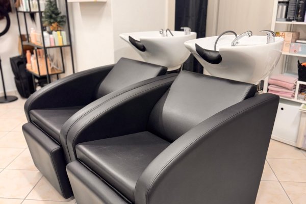Nettoyage d'entretien hebdomadaire d'un salon de coiffure 